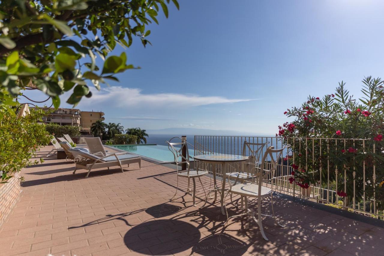 Vila Taormina Skyline Exteriér fotografie